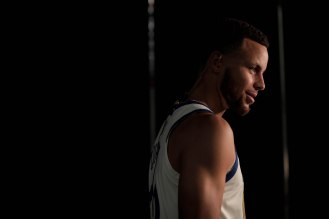 Stephen Curry gets ready for an interview during Golden State Warriors Media Day in Oakland, Calif., on Monday, Sep. 24, 2018. (Randy Vazquez/Bay Area News Group)